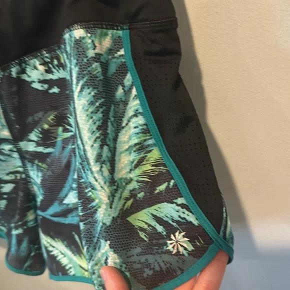 Athleta Running Shorts Size Medium - Picture 3 of 5